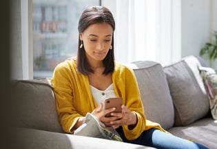 woman-shopping-on-her-phone